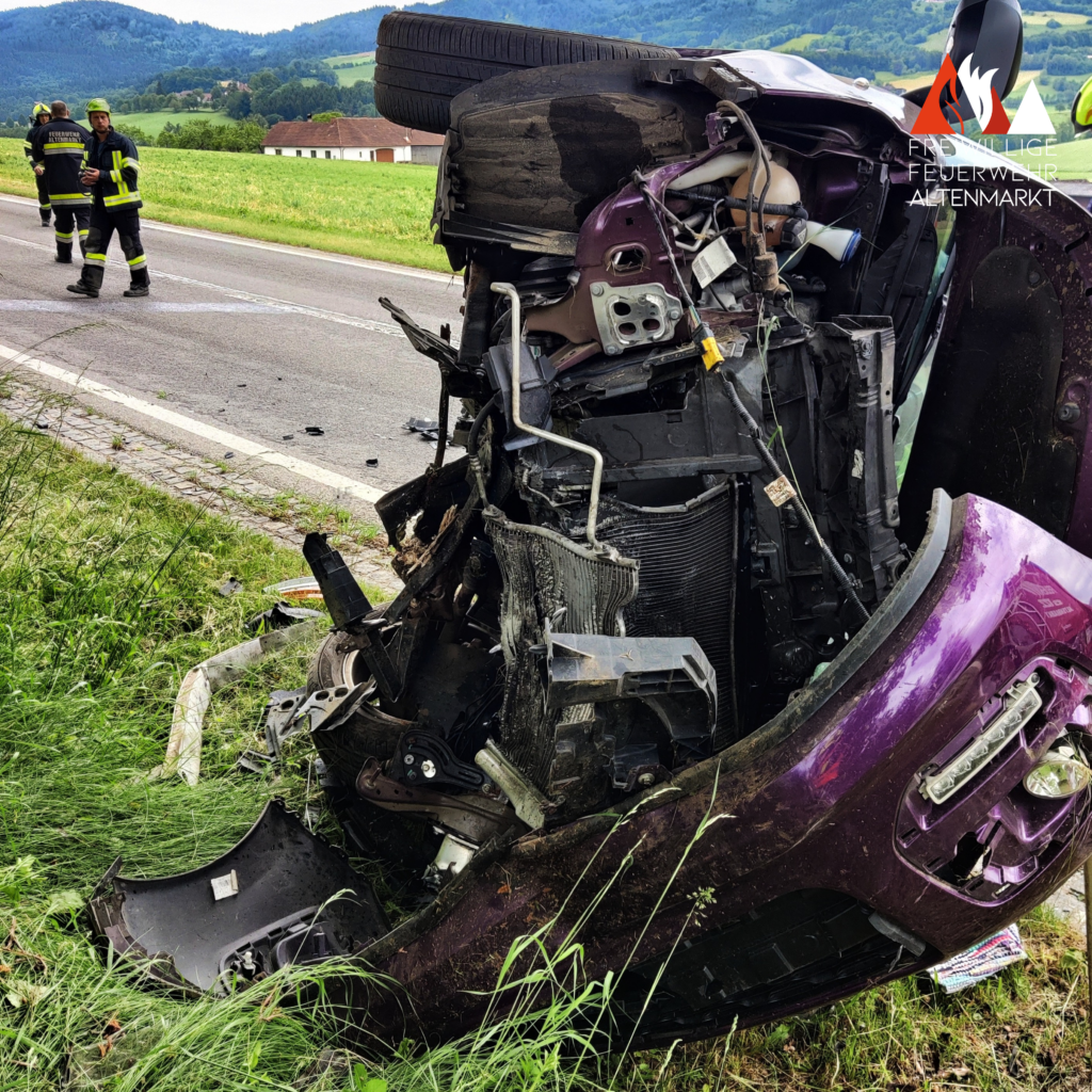 Unfallauto, Foto vom Motorraum