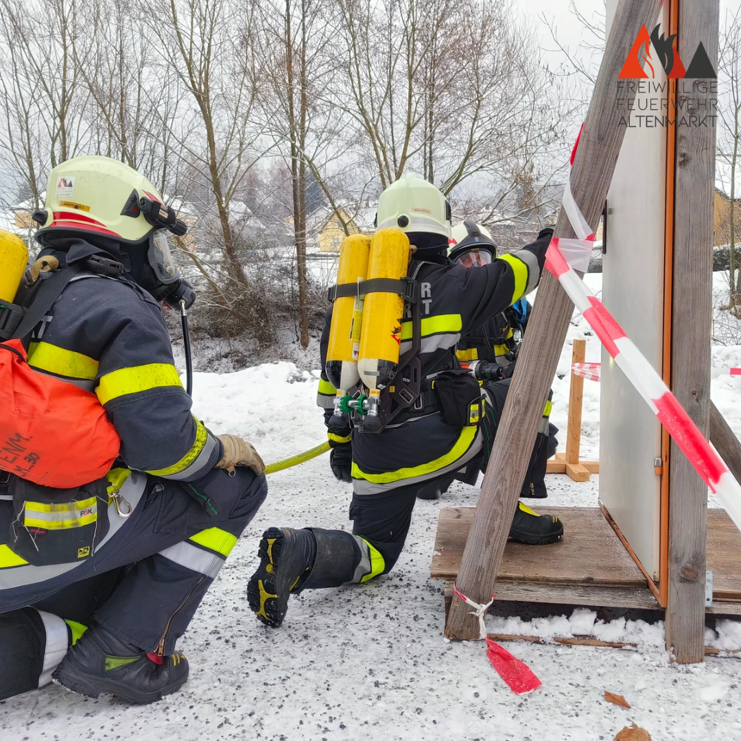 Ausbildungsprüfung Löscheinsatz Wohnzimmerbrand