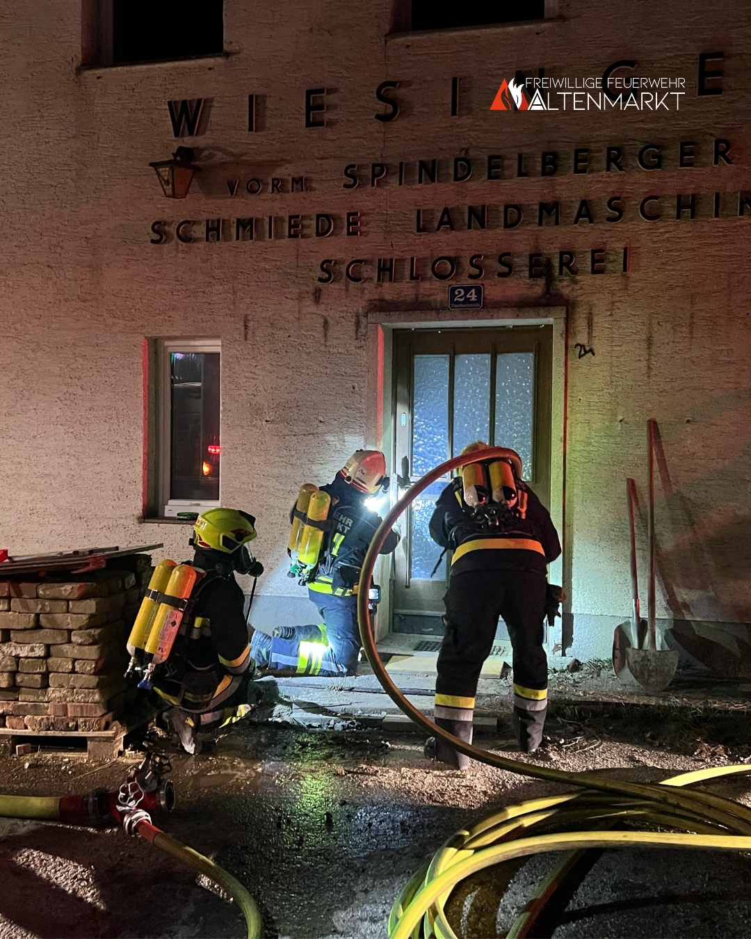 Atemschutztrupp der FF Altenmarkt bei einer Übung für den Ernstfall